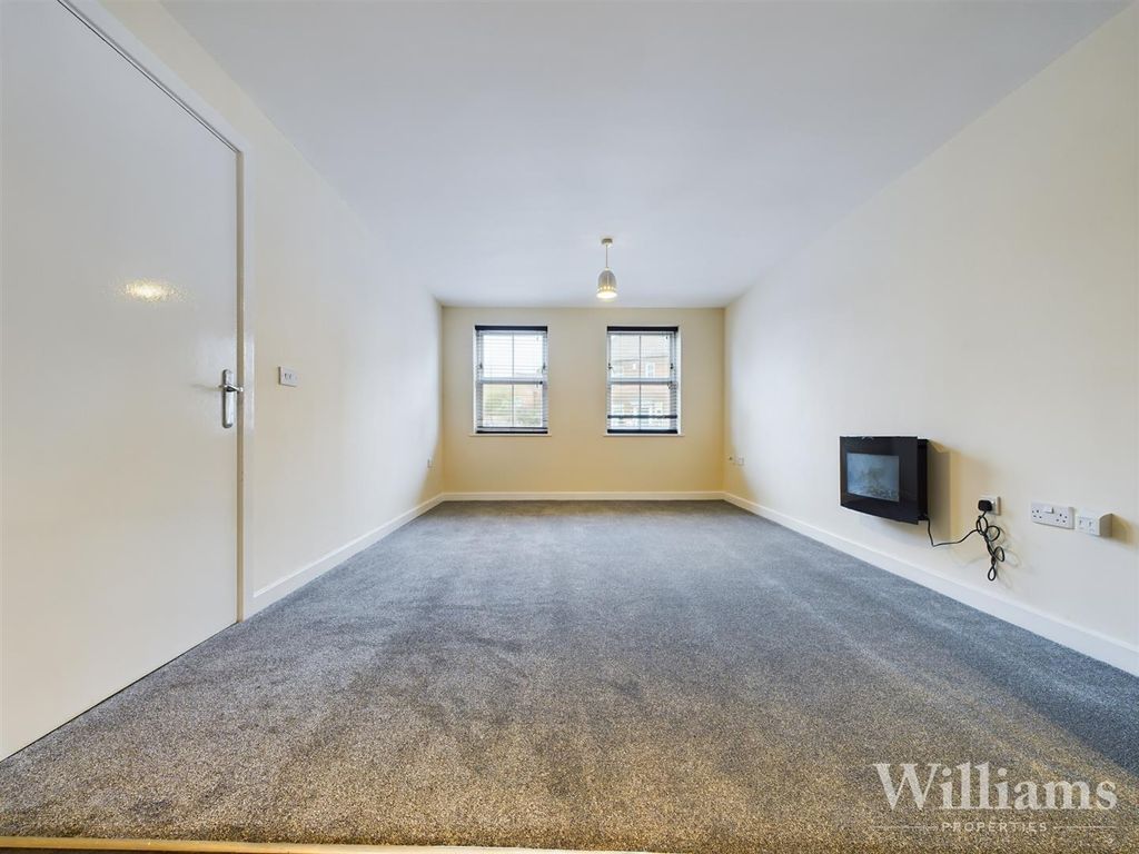 Property photo 3 of 18 Cam04950G0-Pr0017-Still011.Jpg