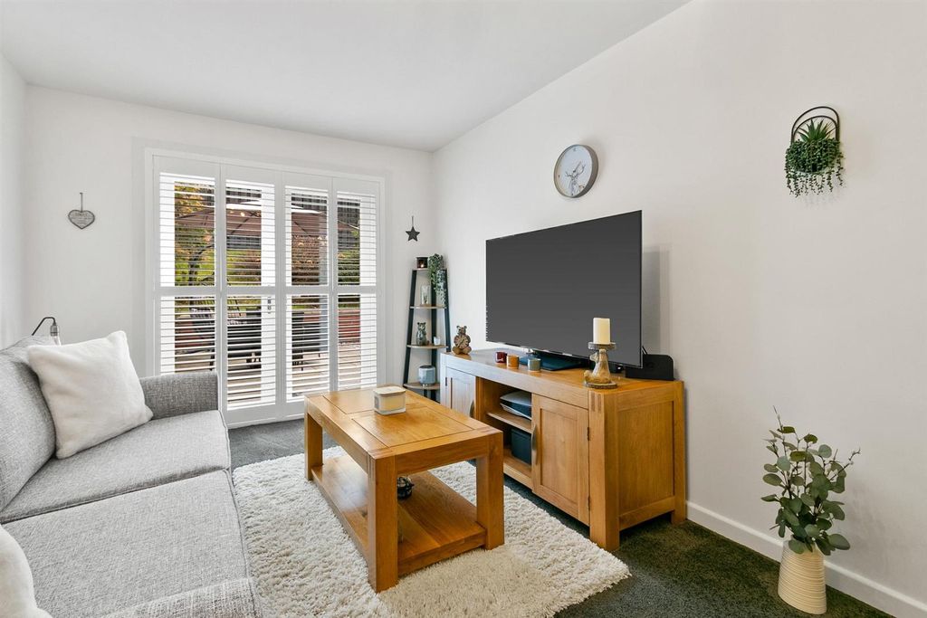 Property photo 2 of 25