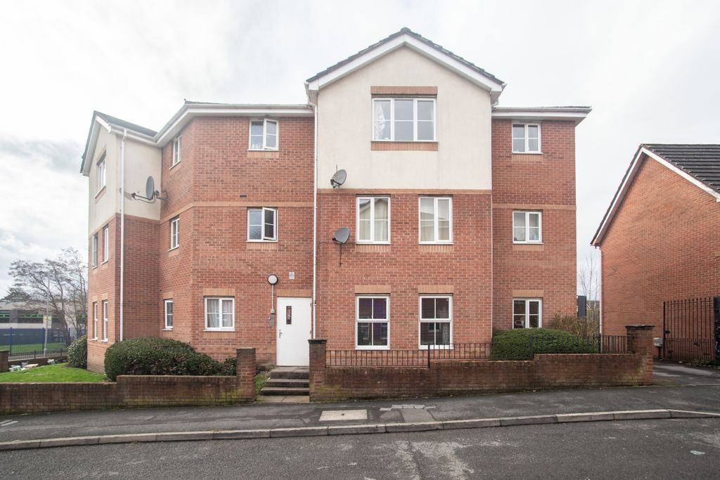 Property photo 1 of 17