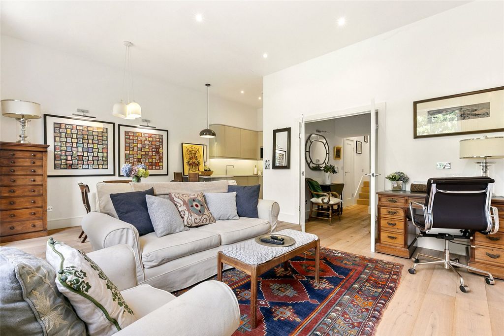 Property photo 1 of 12 Reception Space