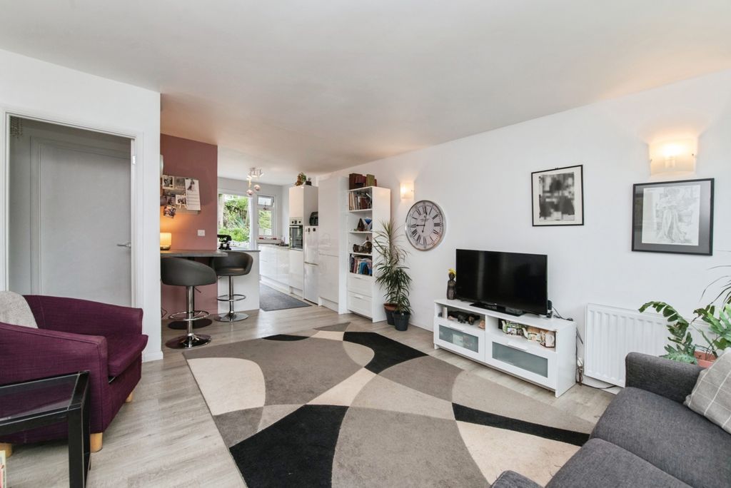 Property photo 2 of 17 Pbox-Img.Jpg