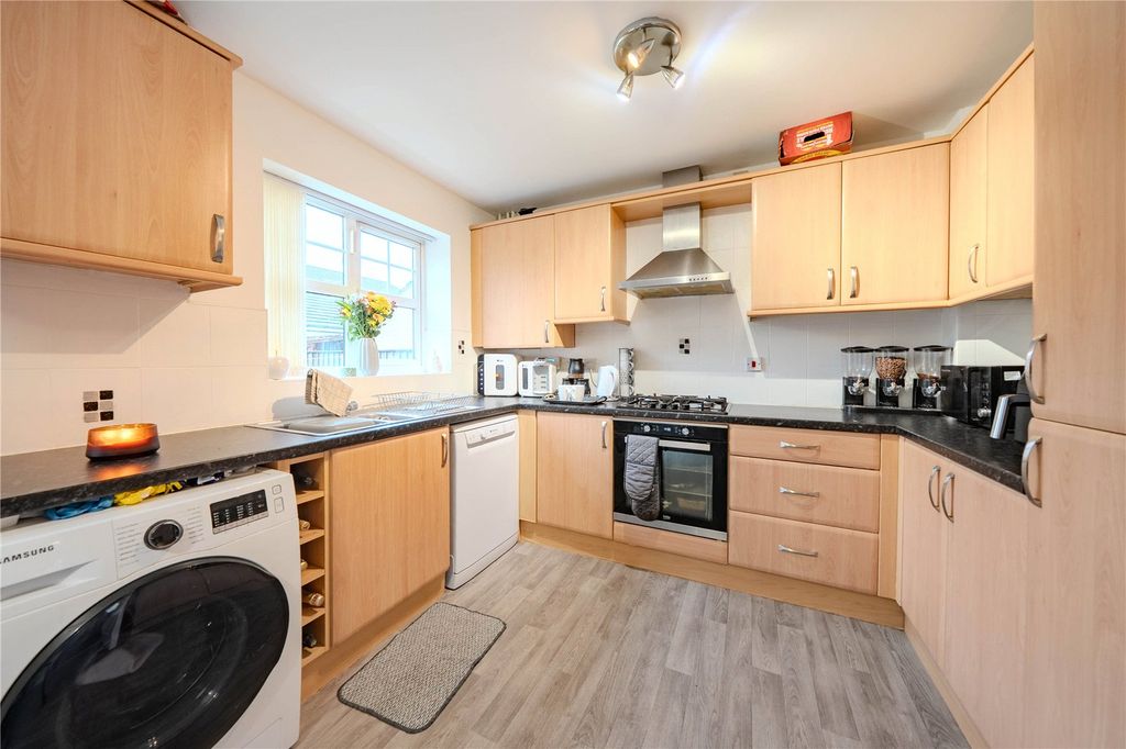 Property photo 3 of 16 Picture No. 04