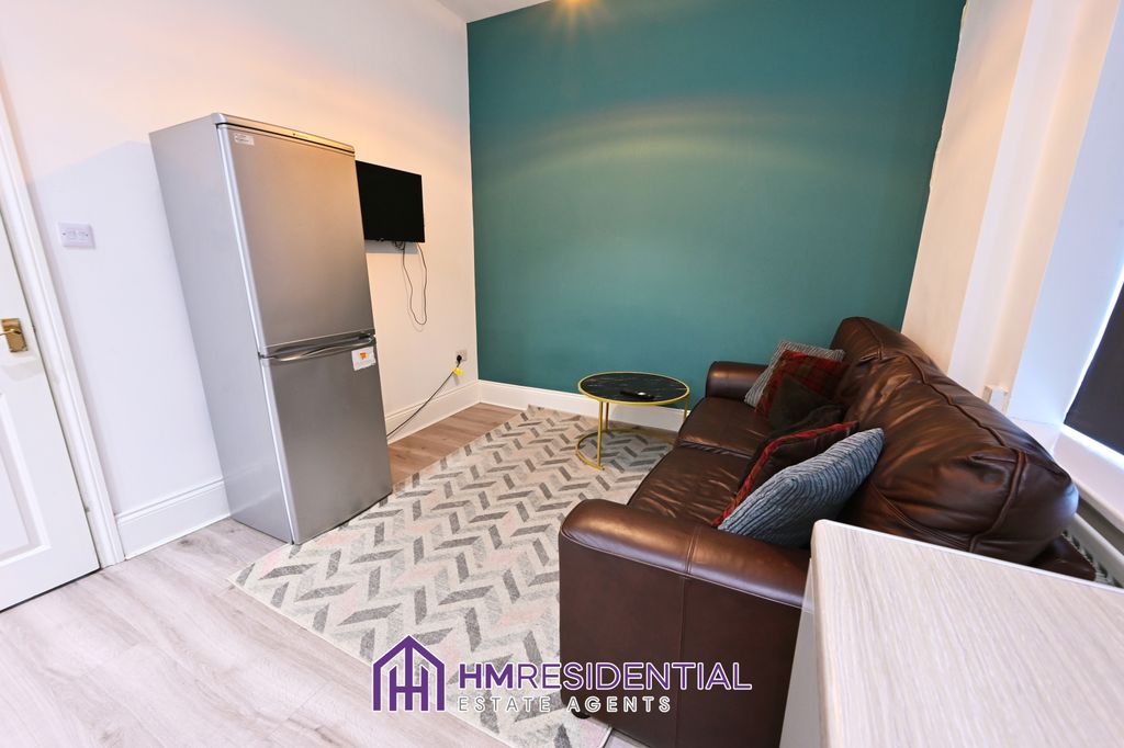 Property photo 2 of 6 Gallery