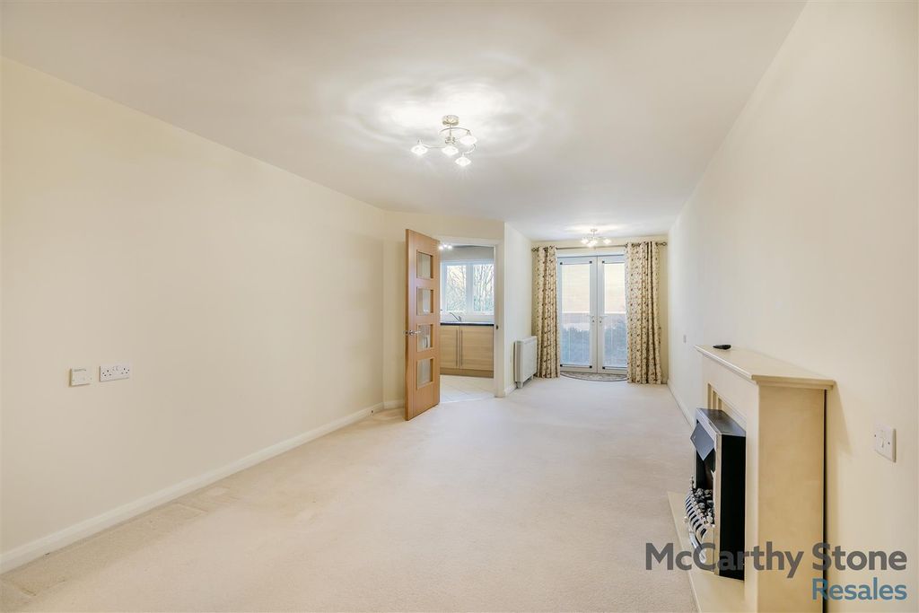 Property photo 2 of 24 8677972-Interior01.Jpg