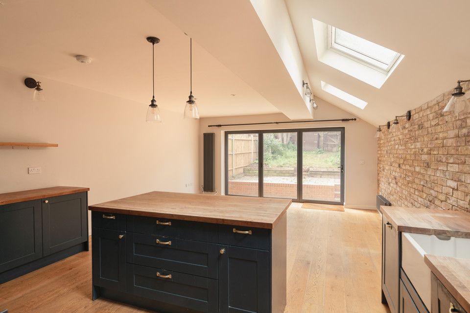 Property photo 2 of 35