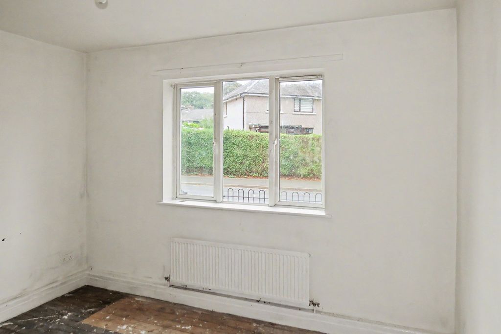 Property photo 3 of 14 6 Langdale Place, Lancaster, Lancashire, La1 3Ns