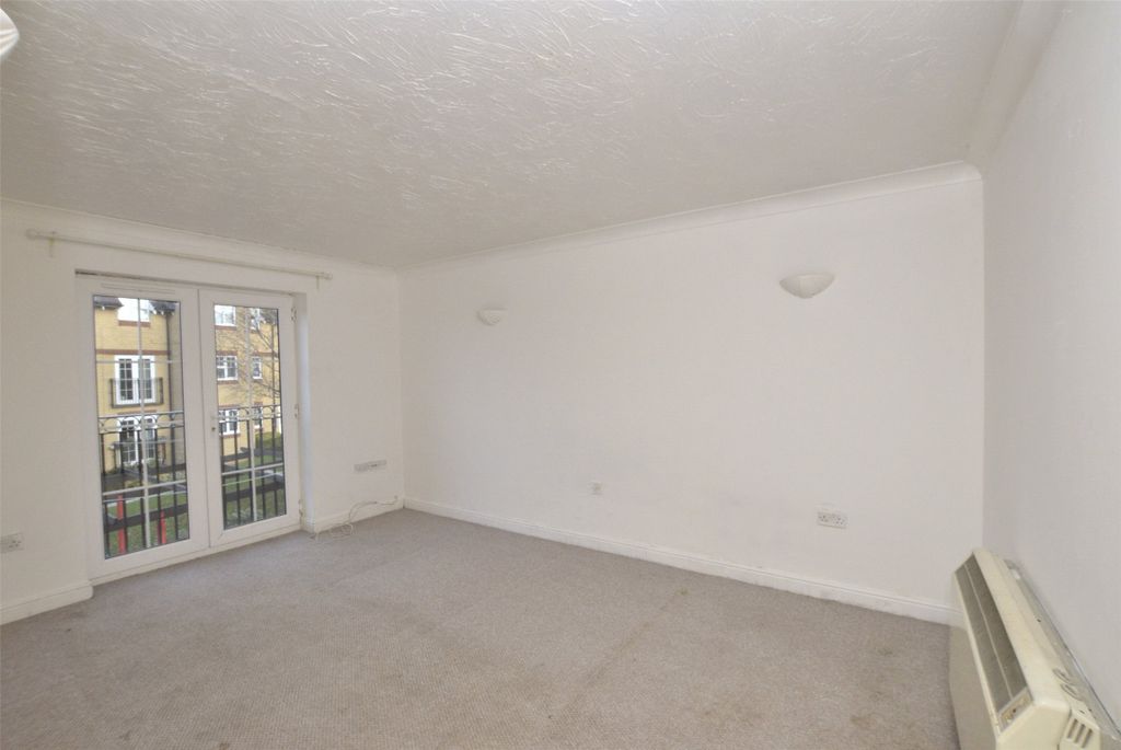 Property photo 2 of 6 Living Room