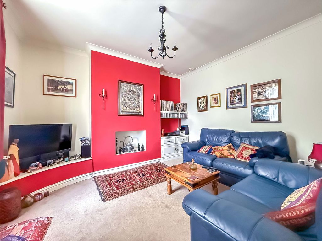 Property photo 3 of 19