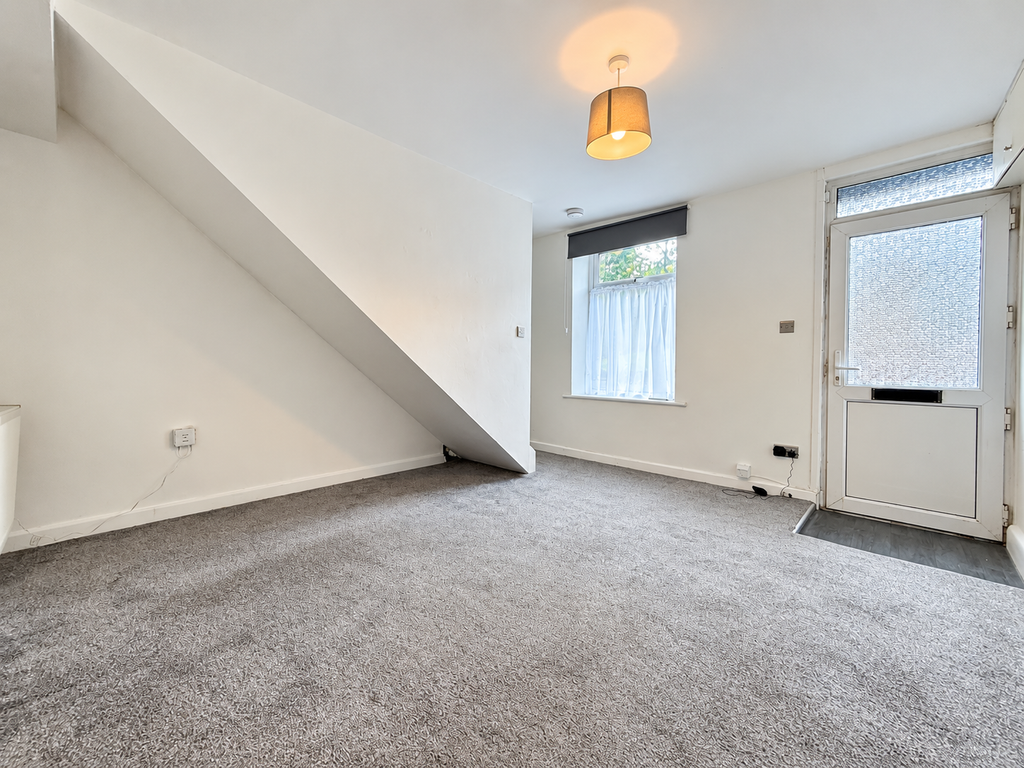 Property photo 3 of 12 63460108-7A76-4A38-Aaa0-A9600Ec1Ef00
