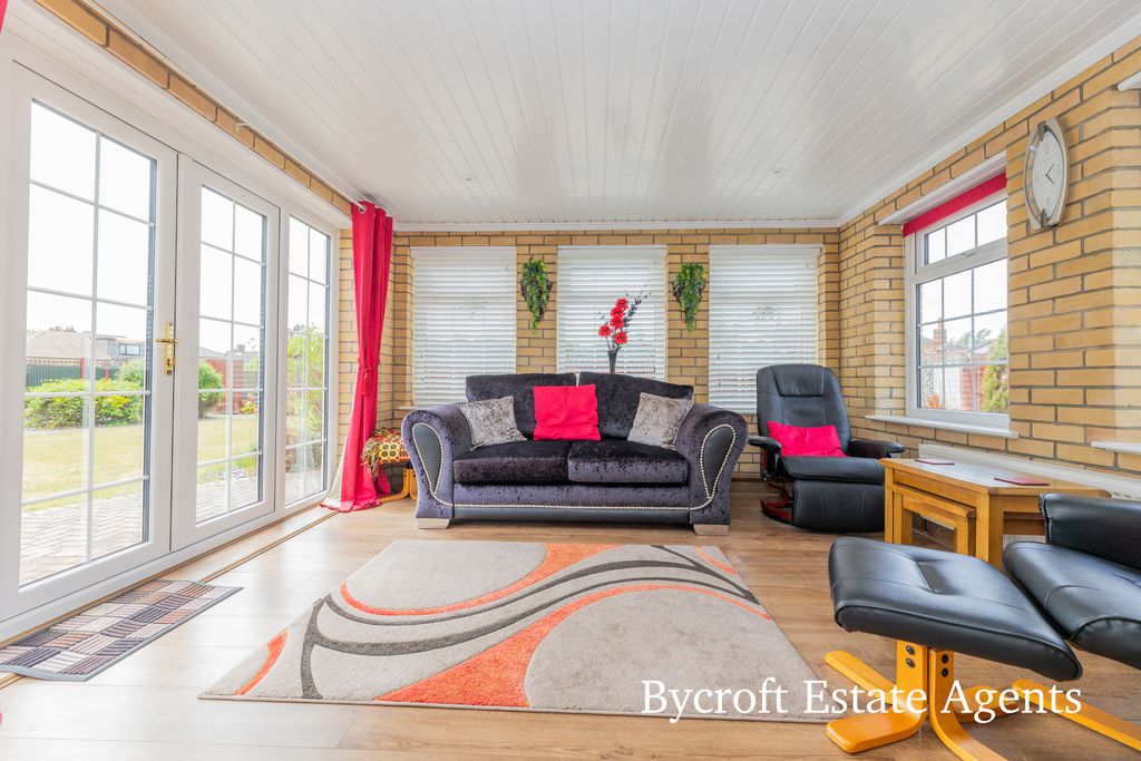 Property photo 2 of 21