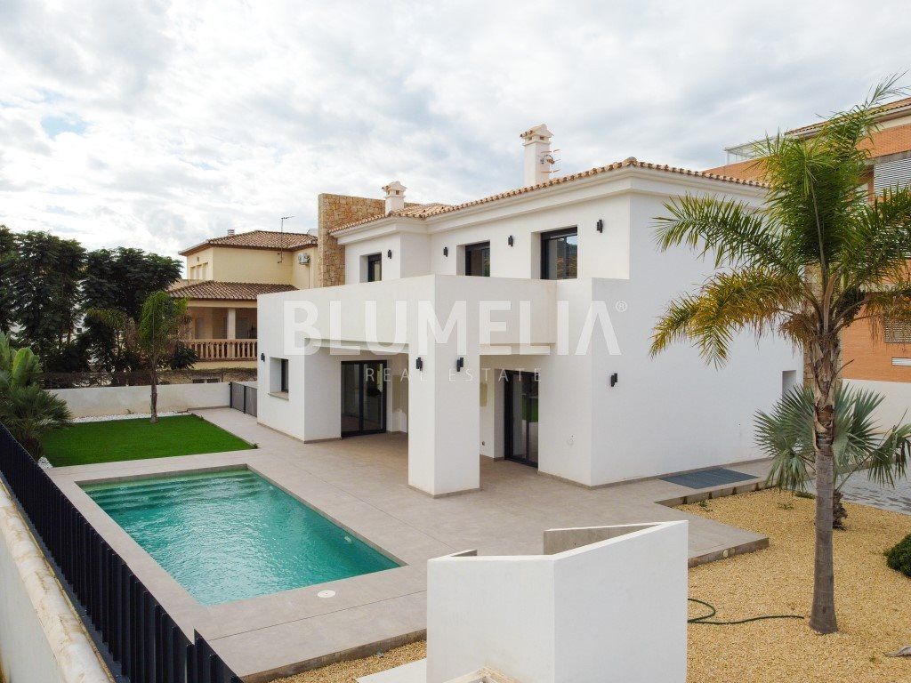Property photo 1 of 45 Modern New Build Villa For Sale In La Xara, Dénia