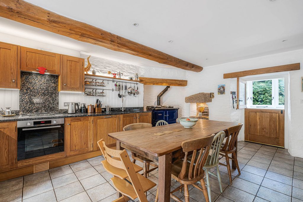 Property photo 3 of 24