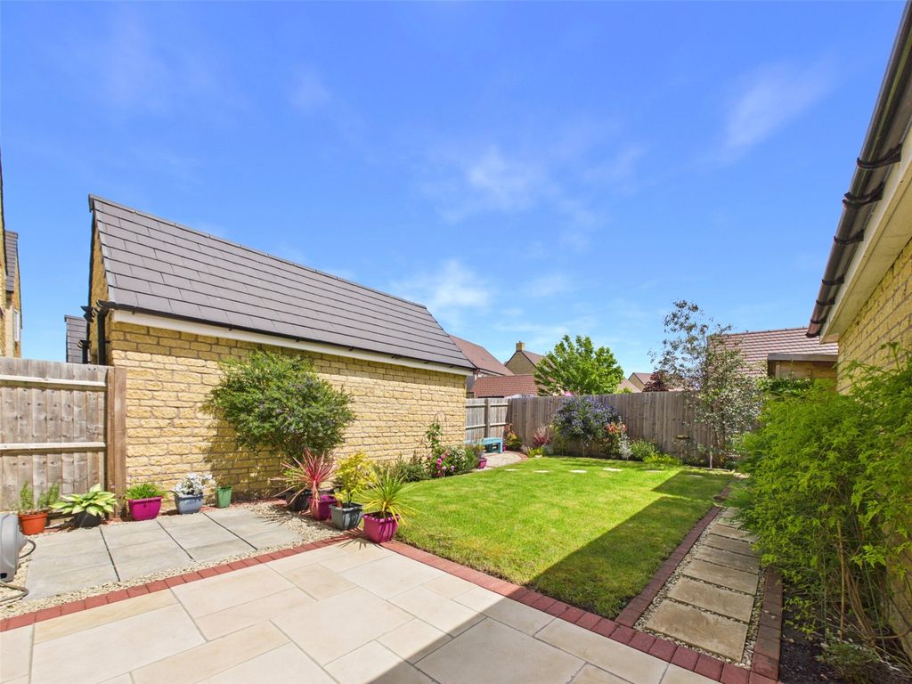 Property photo 3 of 17 Picture No. 18