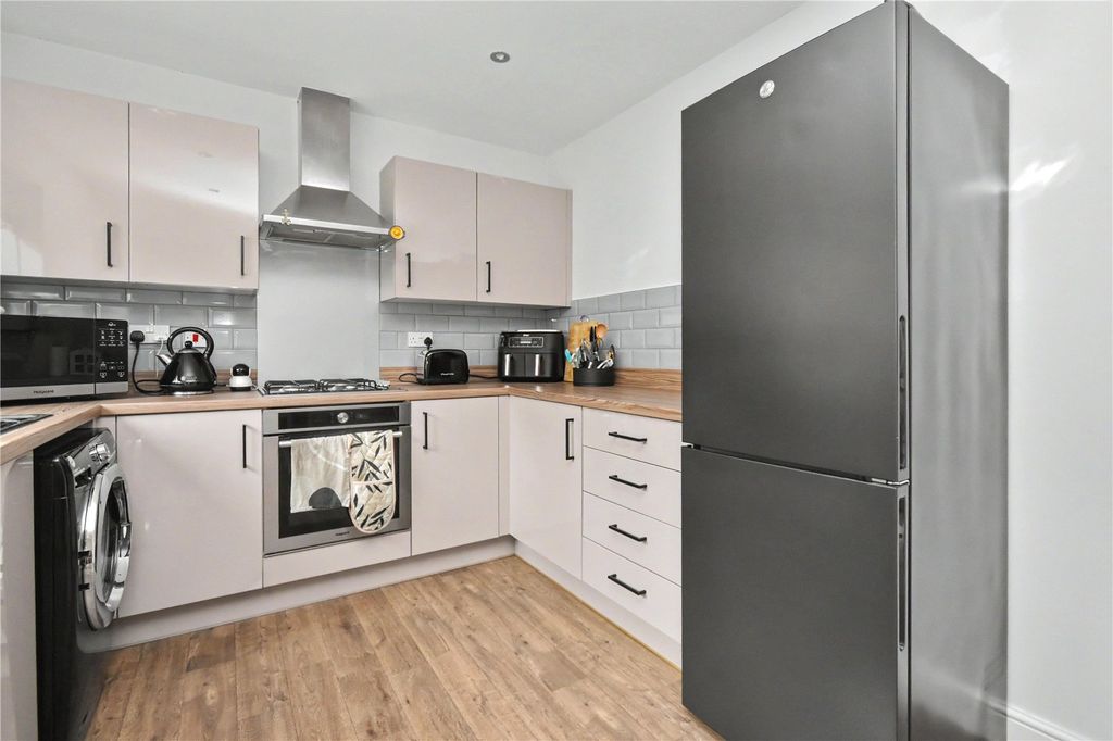 Property photo 3 of 17 Picture No. 15