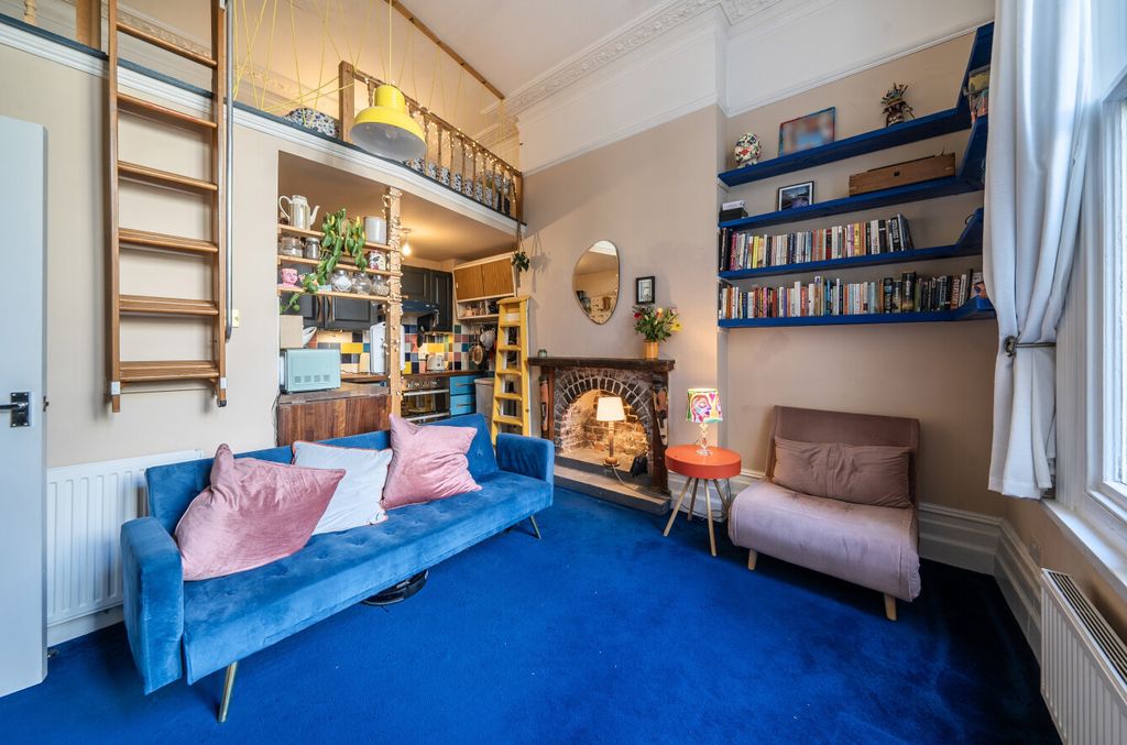Property photo 2 of 12 1458976-9-6A10686...