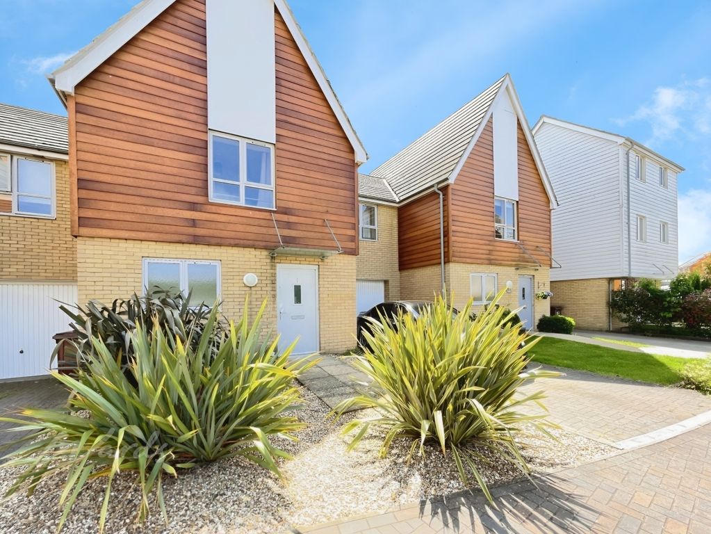 Property photo 1 of 7 The Causeway Front