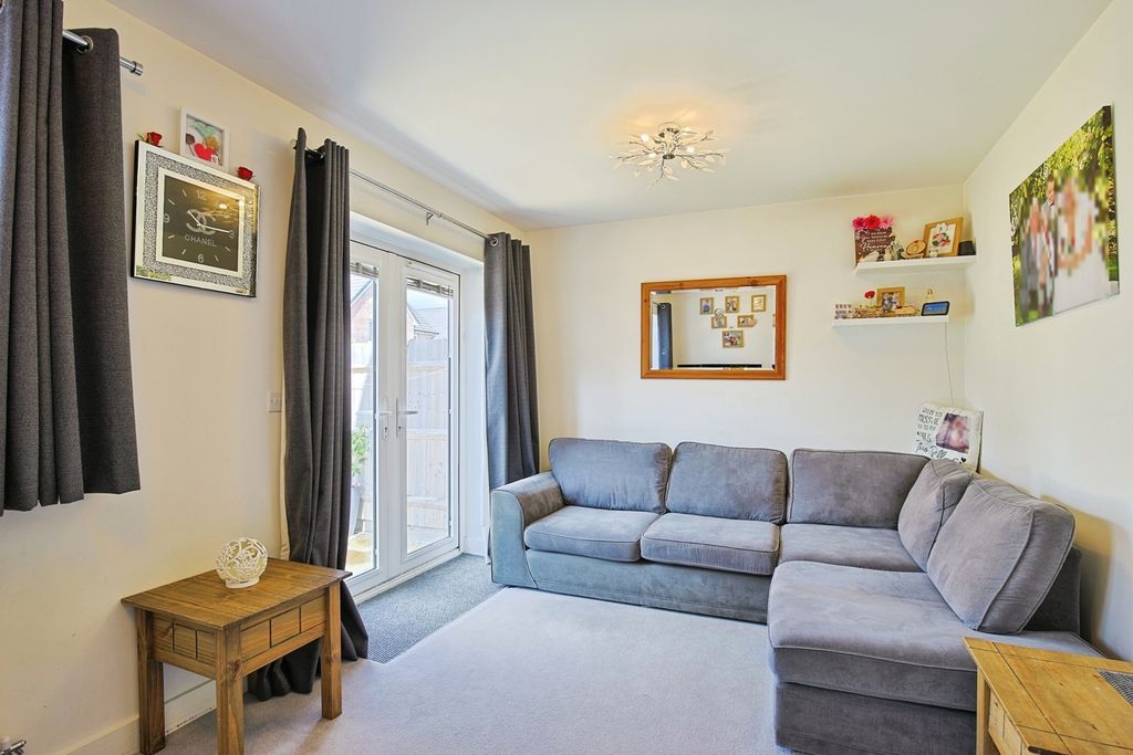 Property photo 3 of 16 Pbox-Img.Jpg