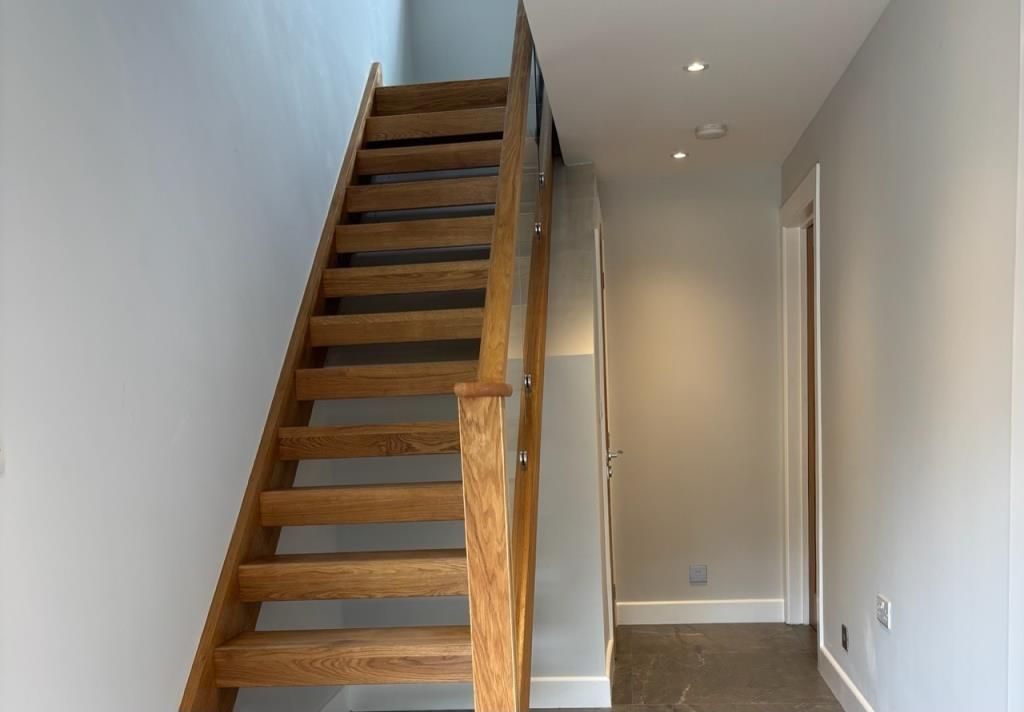 Property photo 3 of 30 Hall