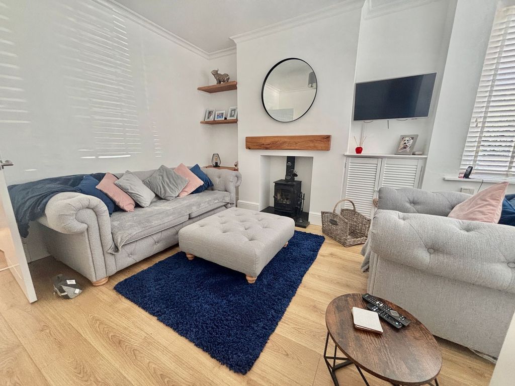 Property photo 2 of 16