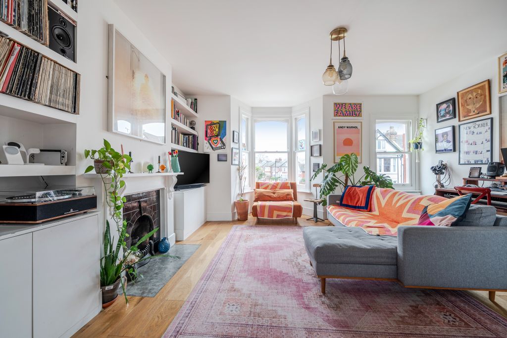 Property photo 2 of 19