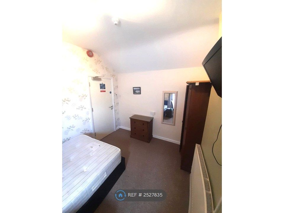 Property photo 2 of 27 Room 5, 2