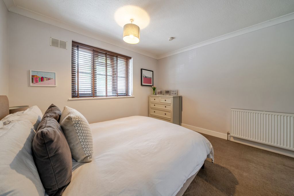 Property photo 2 of 11 1458916-13-6A0499...