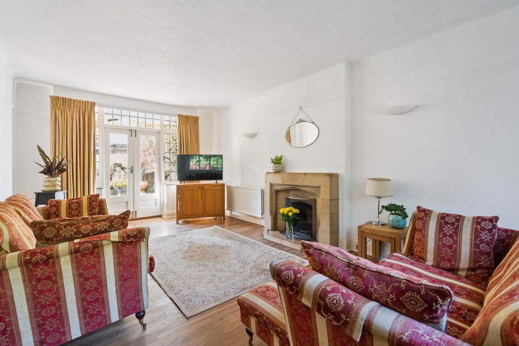 Property photo 3 of 14