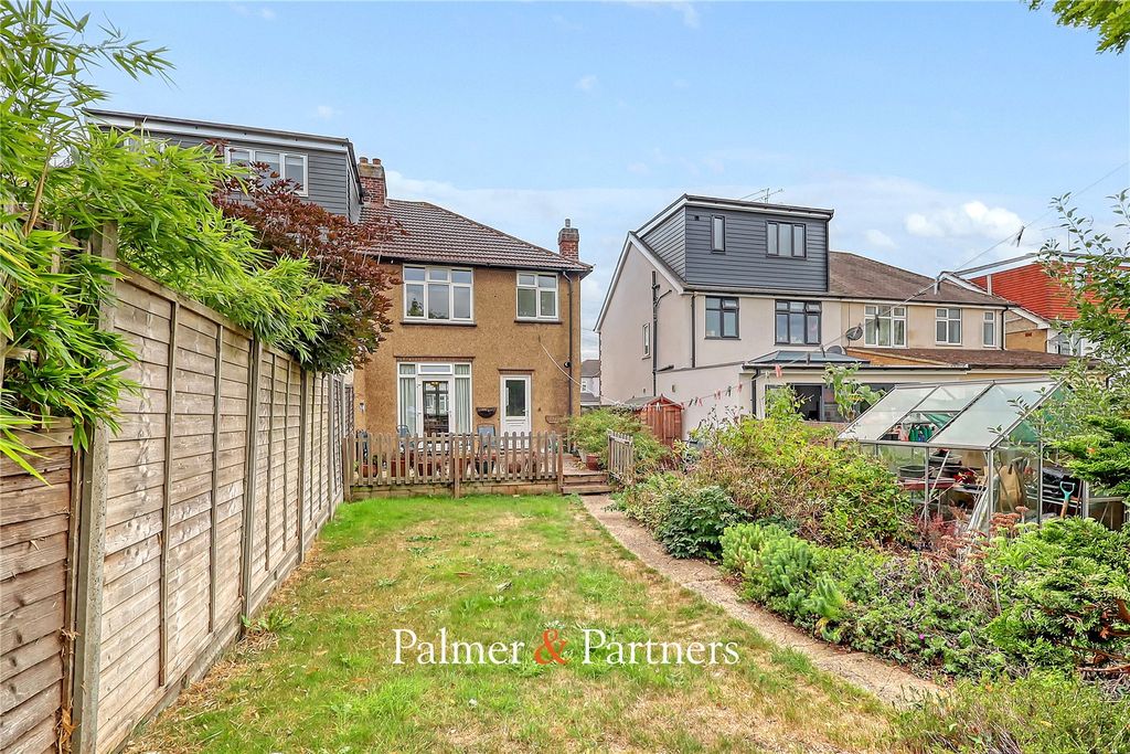 Property photo 2 of 18 Picture No. 04