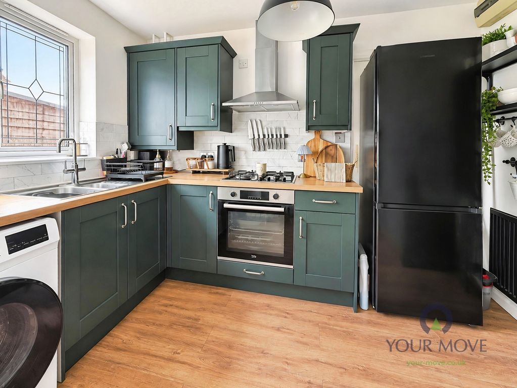 Property photo 3 of 15 Kitchen