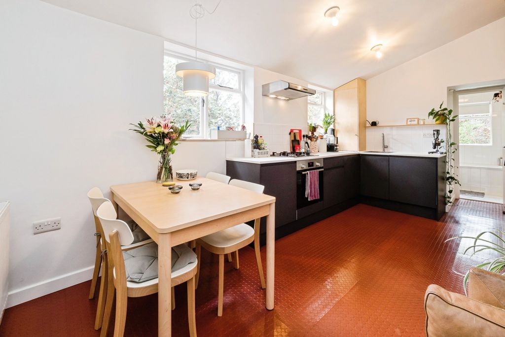 Property photo 3 of 16 Photo