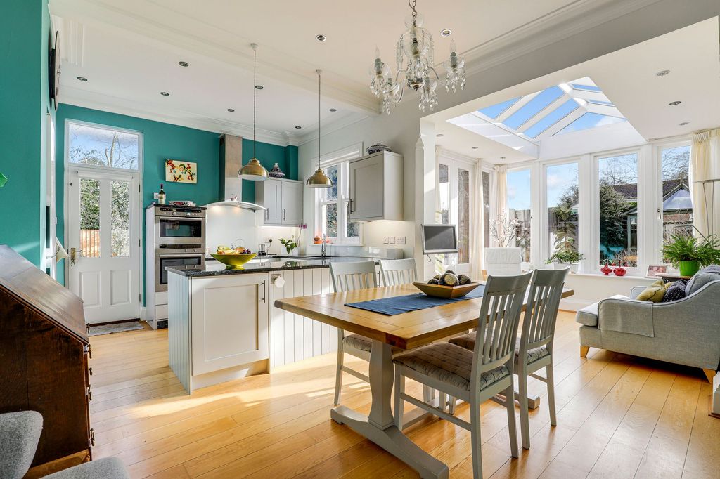 Property photo 3 of 23