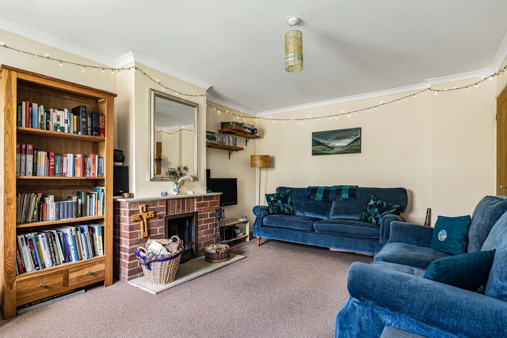 Property photo 1 of 23 Living Room