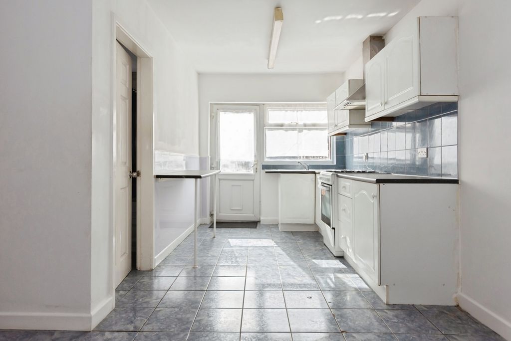 Property photo 2 of 19 Pbox-Img.Jpg