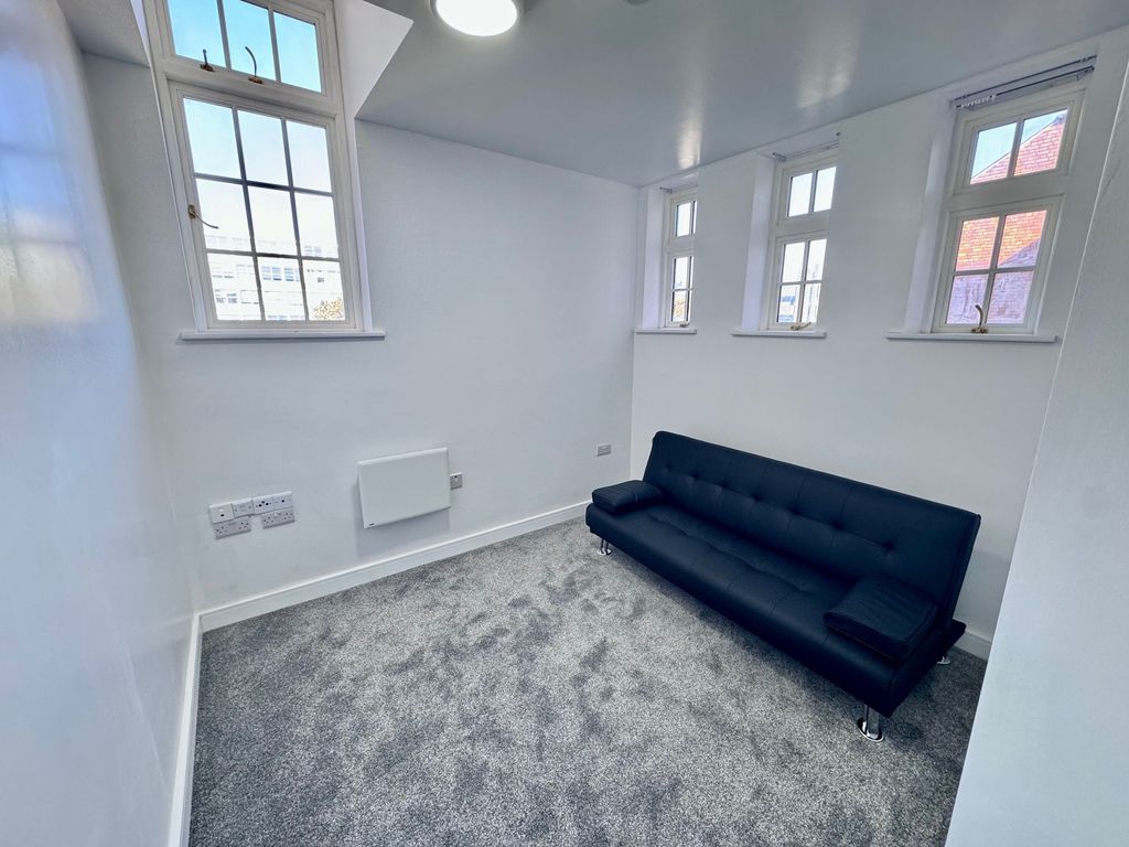 Property photo 2 of 12