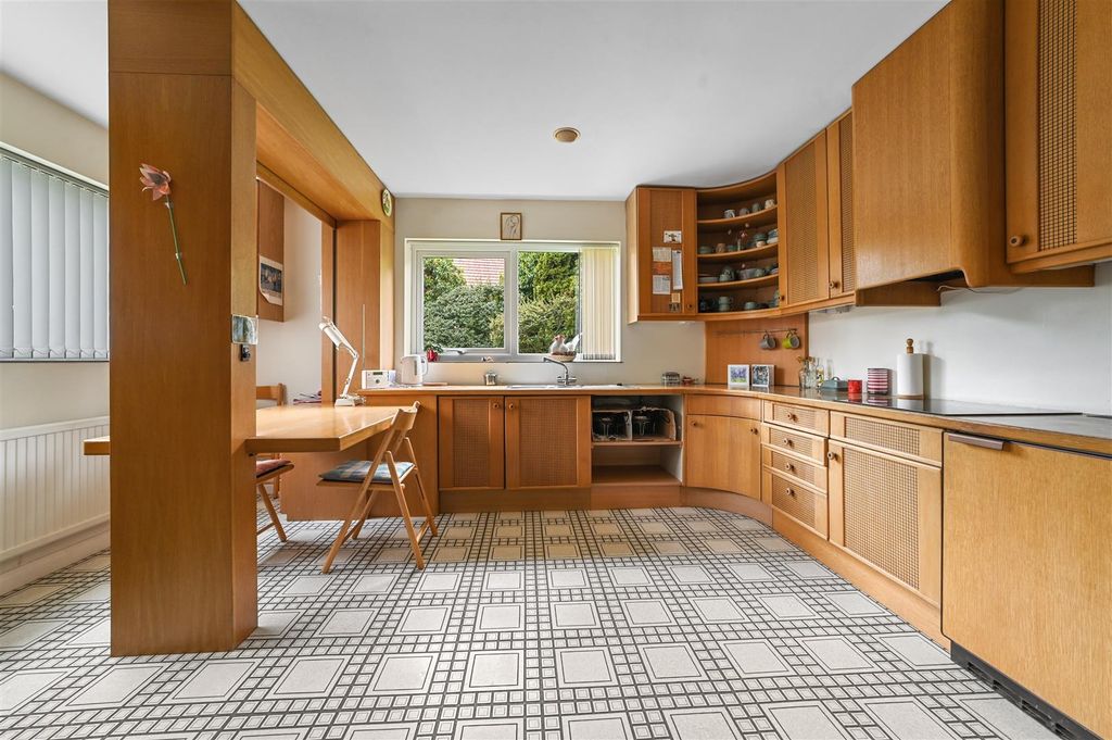 Property photo 2 of 16 Kitchen