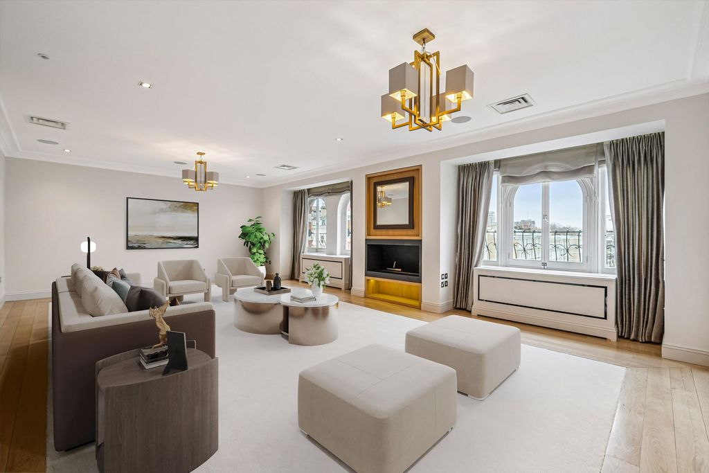 Property photo 2 of 19 Image