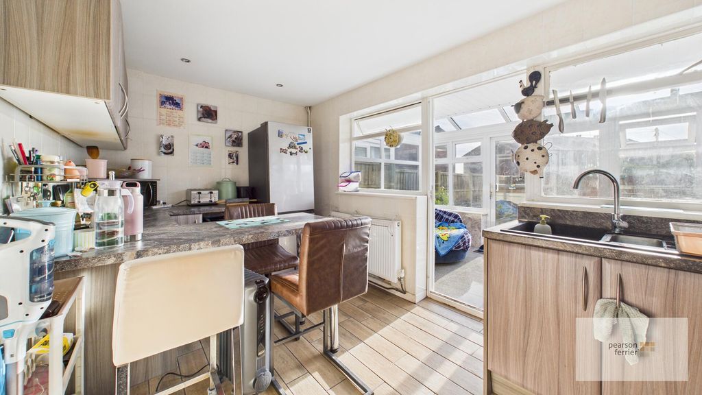 Property photo 3 of 16 Kitchen