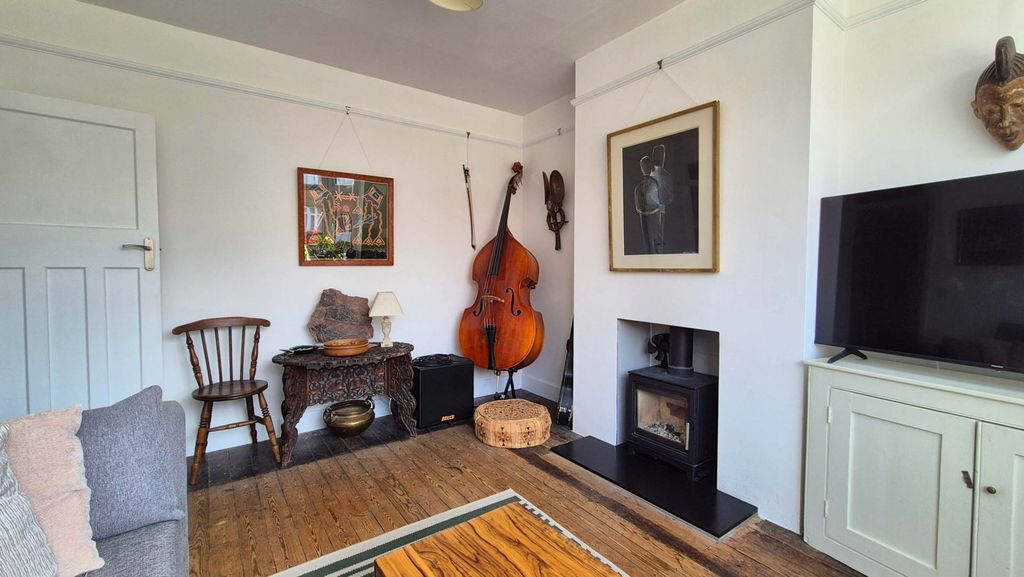 Property photo 3 of 18