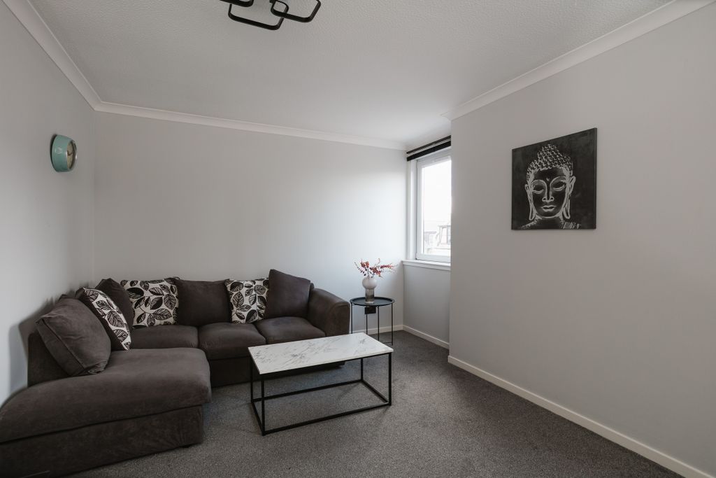 Property photo 2 of 25