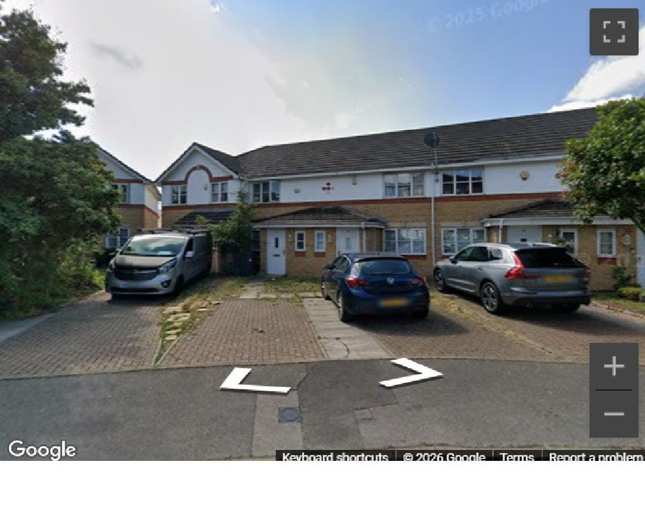 Property photo 1 of 5 A Well Presented Two Bedroom Mid Terraced House In Tw13 Area