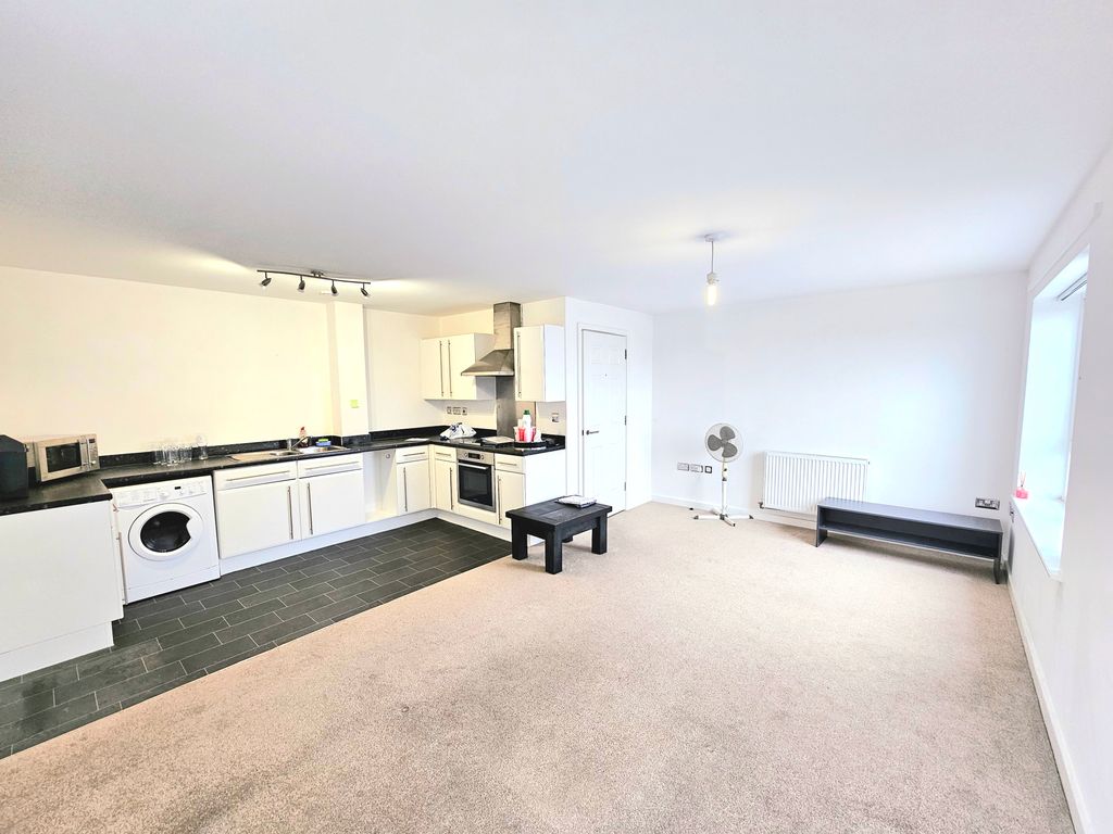 Property photo 3 of 11