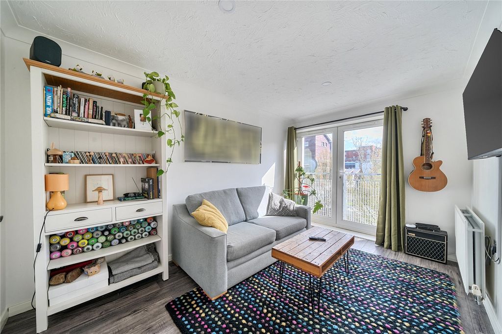 Property photo 2 of 9 Picture No. 25