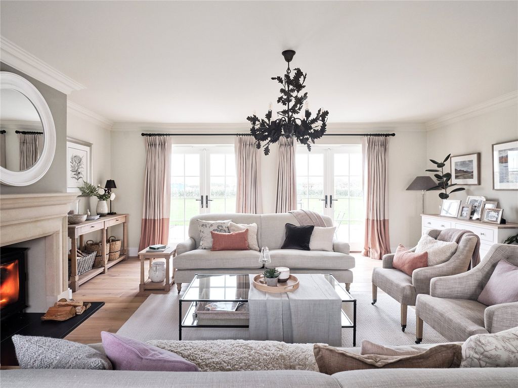 Property photo 3 of 14 Galion Showhome