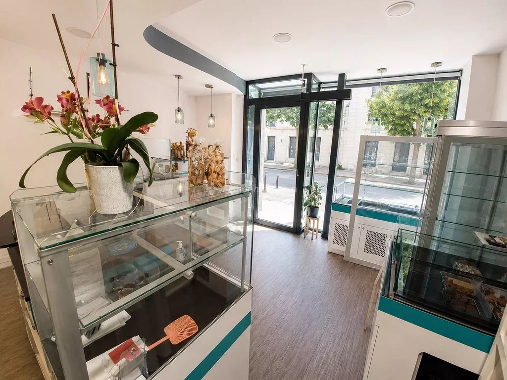 Property photo 1 of 18 Commercial Premises With A House