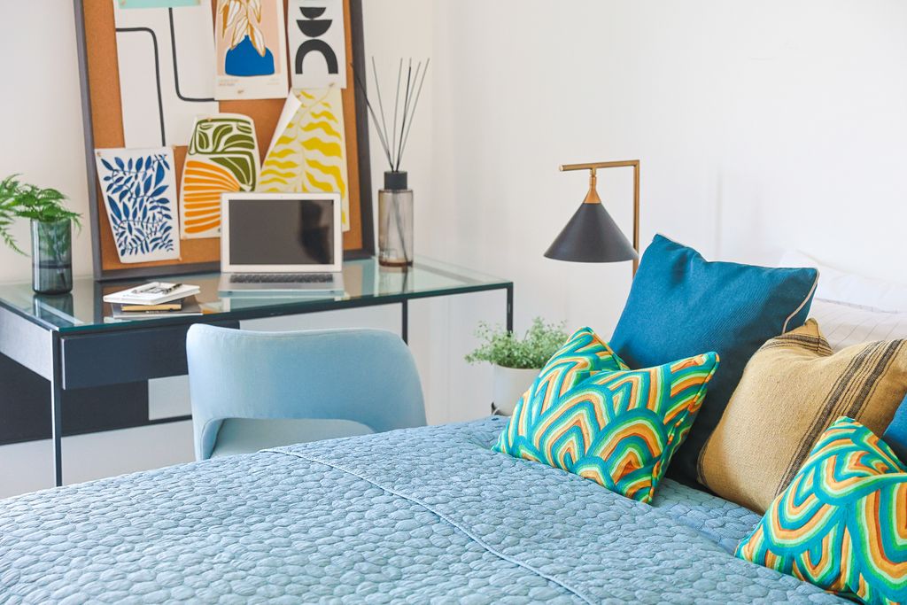 Property photo 3 of 19 Edgware Parade