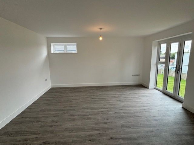 Property photo 3 of 10 81 Milestone Road Living Room
