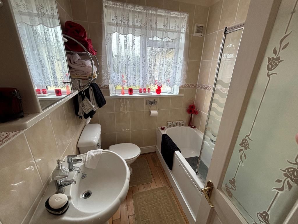 Property photo 3 of 12 Bathroom