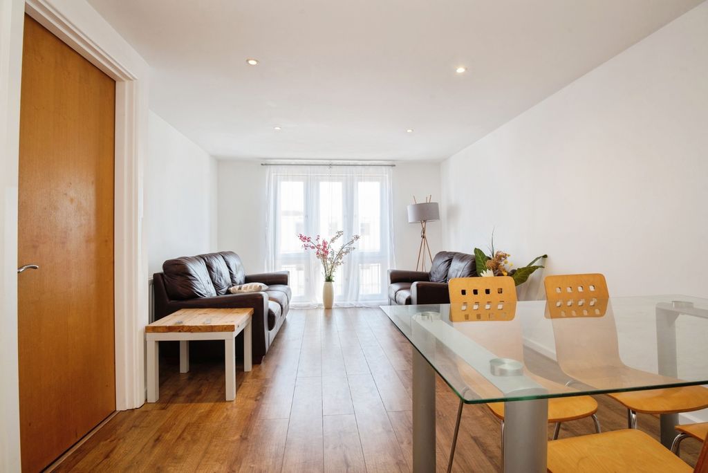 Property photo 1 of 12 Living/Dining Area