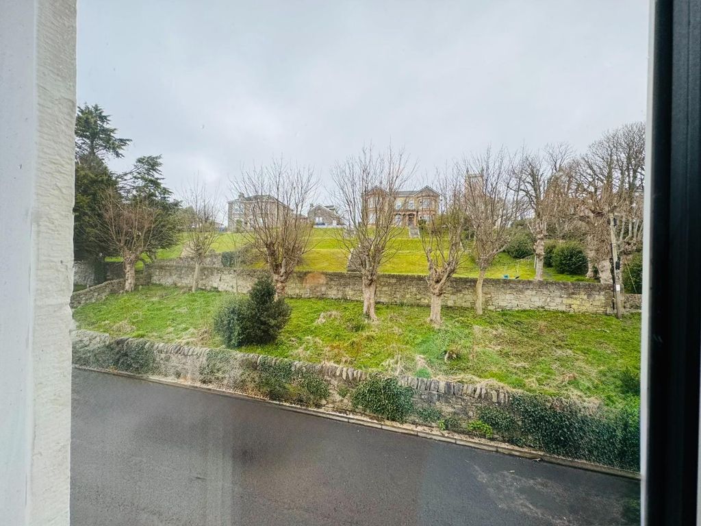 Property photo 2 of 23 Bedroom