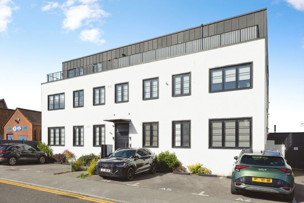 Property photo 1 of 20 Pbox-Img.Jpg